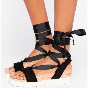 👄NWOT ASOS Miss KG blk Strappy Sandals